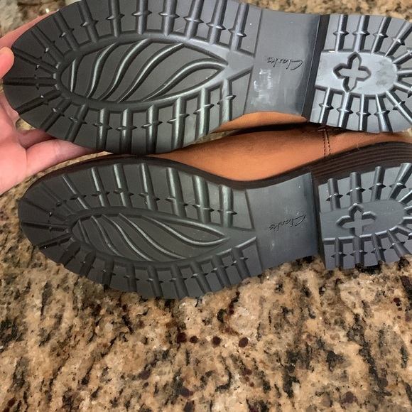Clarks - Picture 5 of 7